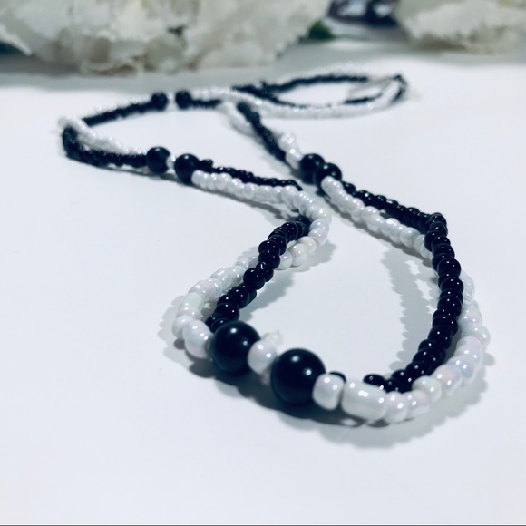 Beaded Stone Necklace in Black & White - Picture 4 of 7